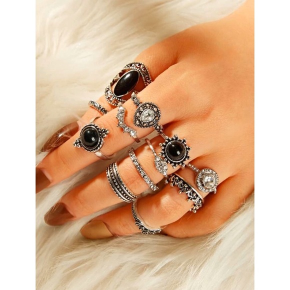 SHEIN Jewelry - Black Rhinestone Textured Rings